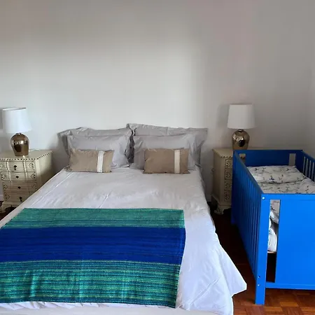 Spacious Seaside House Cascaes