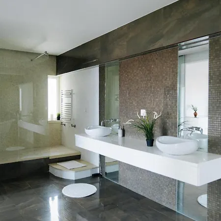 Spacious Seaside House Villa Cascaes