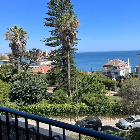 Spacious Seaside House *