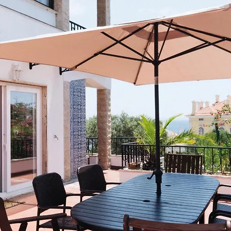 Spacious Seaside House *