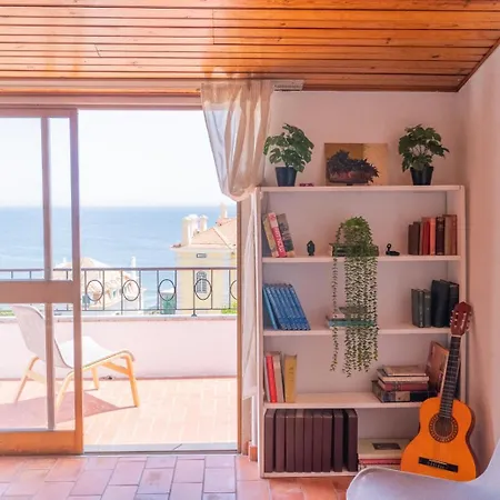 Spacious Seaside House Villa