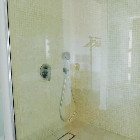 Spacious Seaside House Villa *