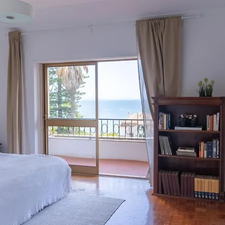 Spacious Seaside House Villa *