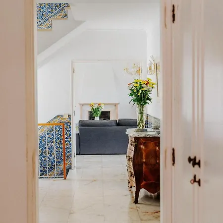 Spacious Seaside House Cascais