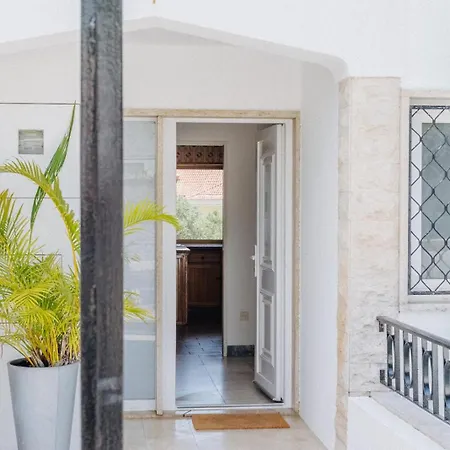 Spacious Seaside House Cascais