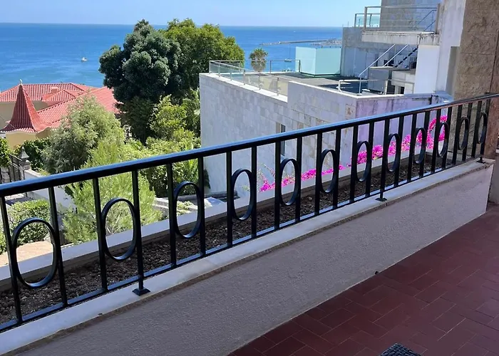 Spacious Seaside House * Cascais