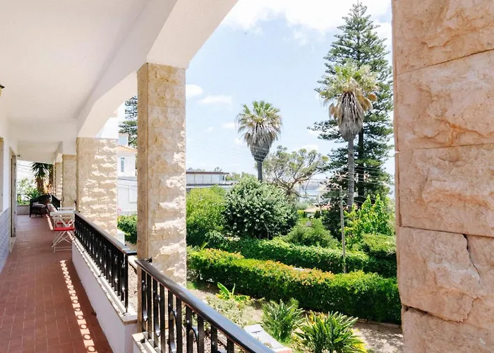 Spacious Seaside House Villa Cascais