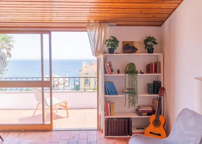 Spacious Seaside House Villa