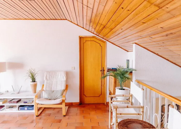 Spacious Seaside House Villa