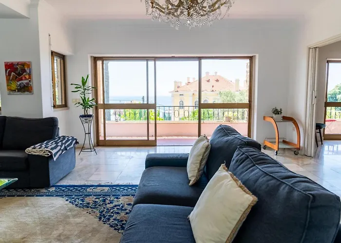 Villa Spacious Seaside House *