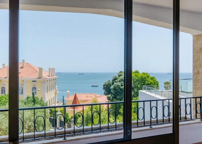 Villa Spacious Seaside House