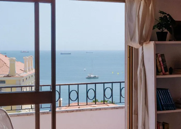 Villa Spacious Seaside House Cascais