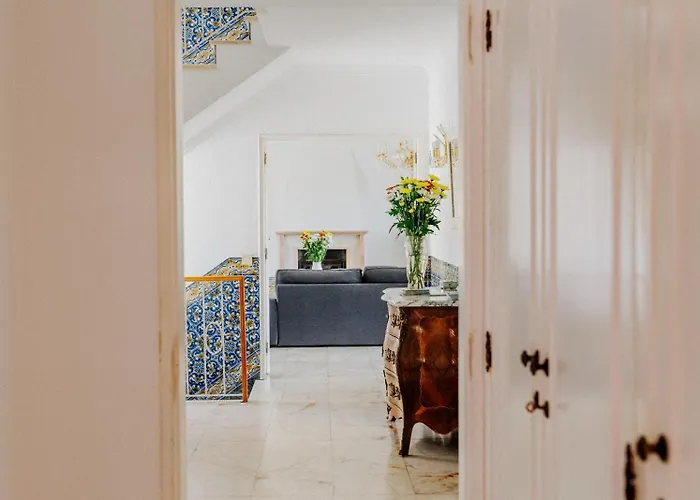 Spacious Seaside House Cascais