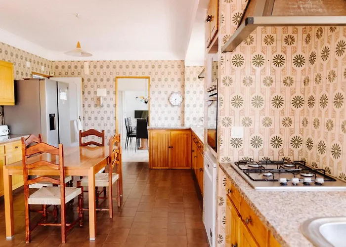 Villa Spacious Seaside House *