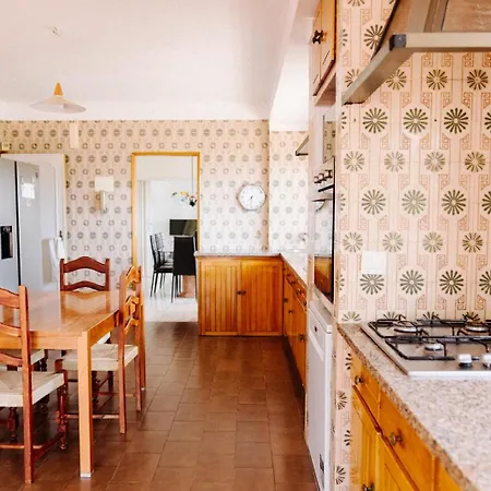 Villa Spacious Seaside House *